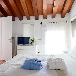 apartment-deluxe-isola-di-mezzo.hotelinveneto.com/